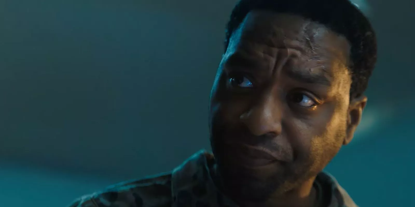 Chiwetel Ejiofor interpreta a un misterioso hombre militar en Venom The Last Dance