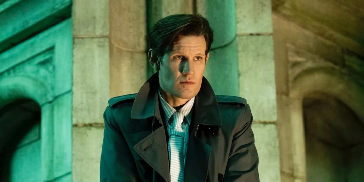 Matt Smith como Milo en Morbius con una expresión seria