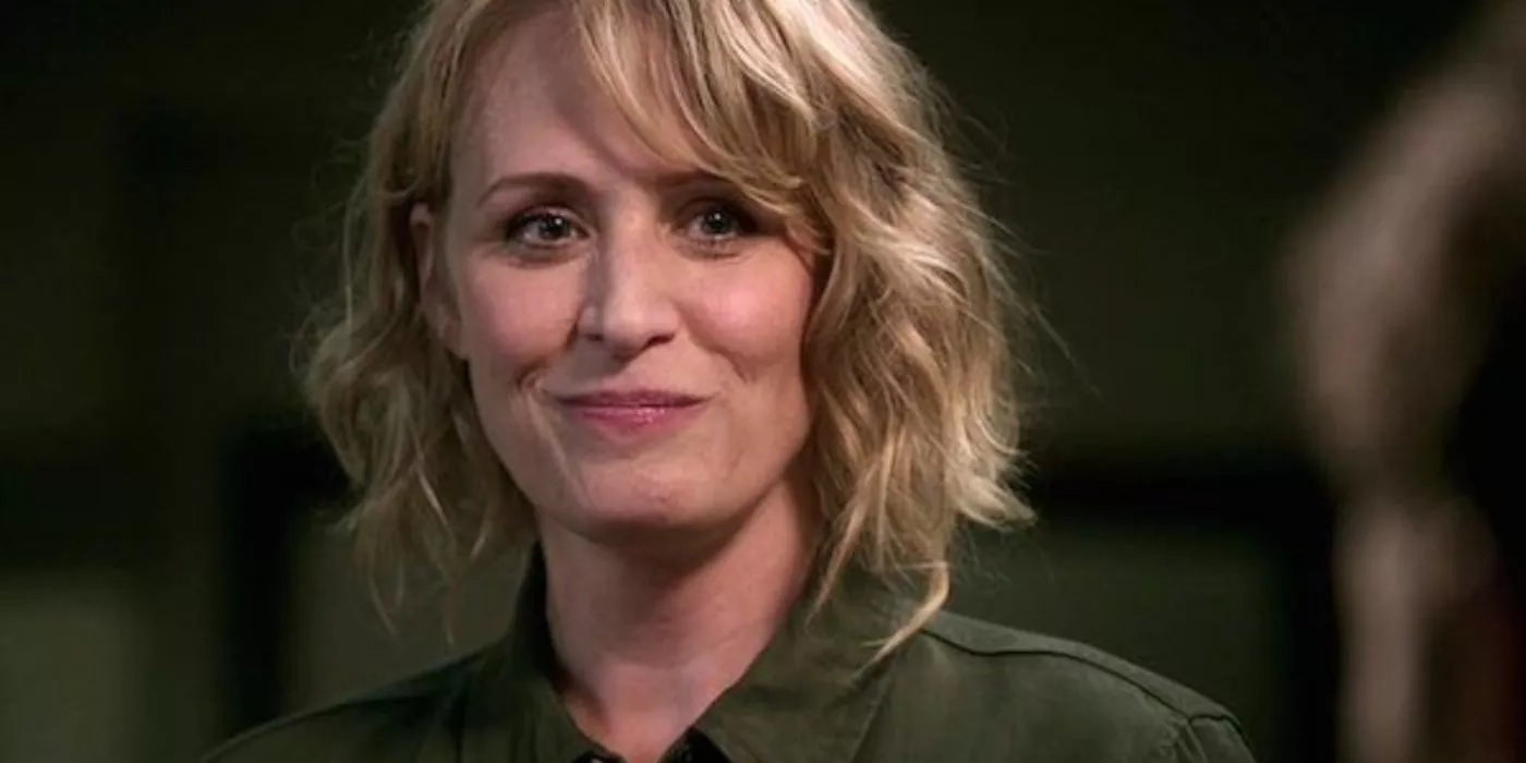 Samantha Smith as Mary Winchester smiling in Supernatural