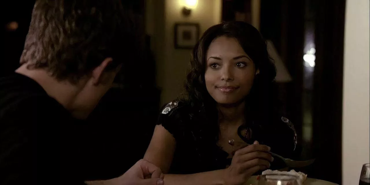 Stefan and Bonnie have dinner in The Vampire diaries