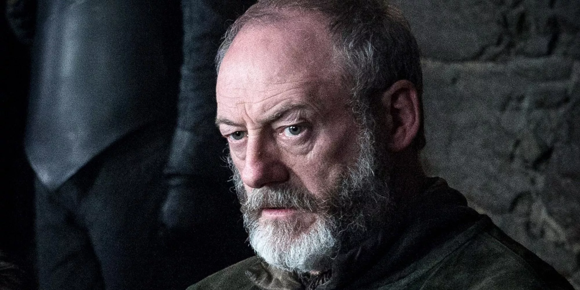 Ser Davos en Game of Thrones viendo preocupado