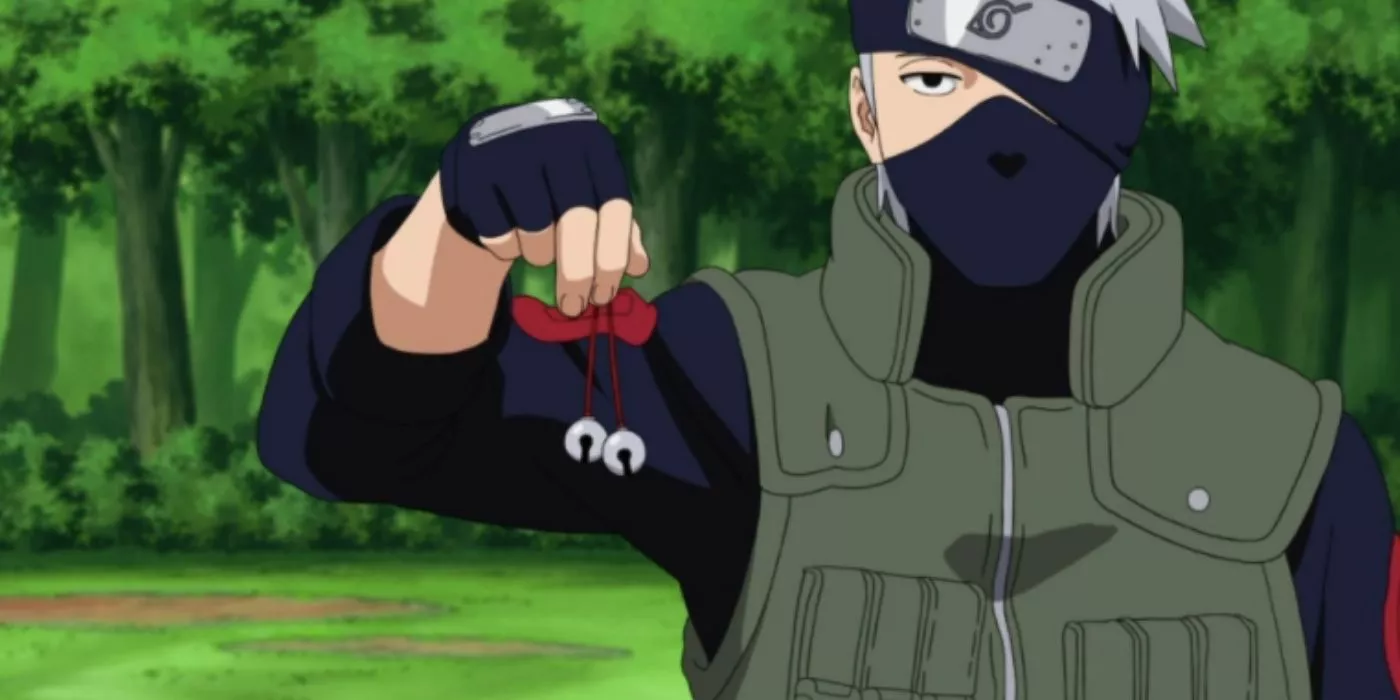 Kakashi sostiene dos campanas con un bosque de fondo en el anime de Naruto