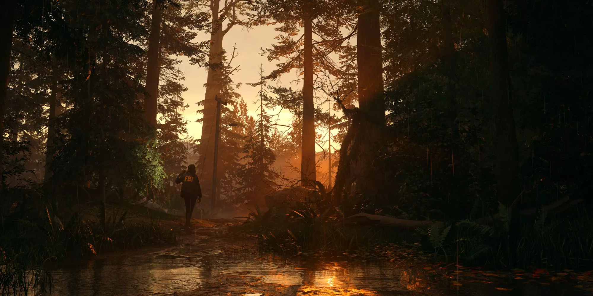 Saga Anderson explorando un bosque en Alan Wake 2