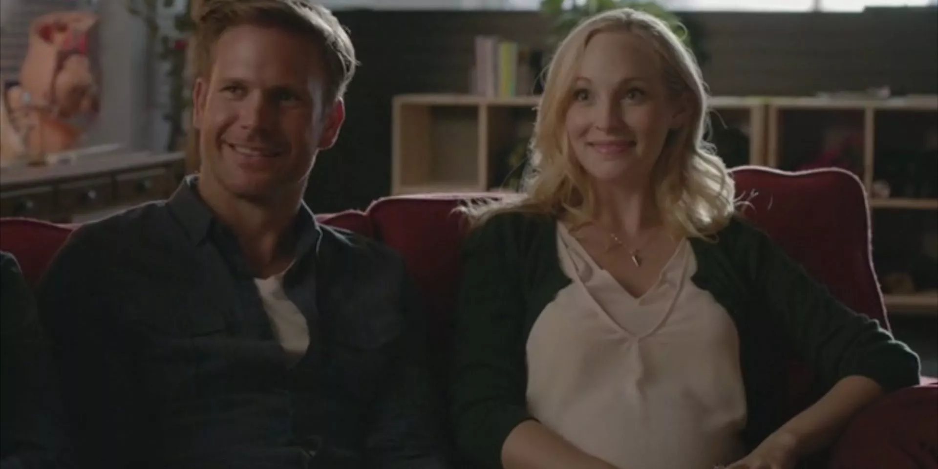 Alaric next to pregnant Caroline on couch in The Vampire Diaries Season 7 Episode 9