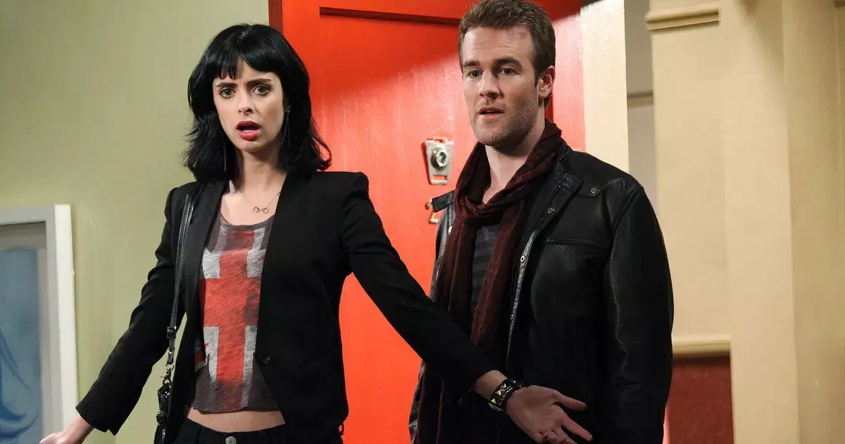 James Van Der Beek and Kristyn Ritter walking into an apartment in 'Don't Trust the B in Apartment 23'