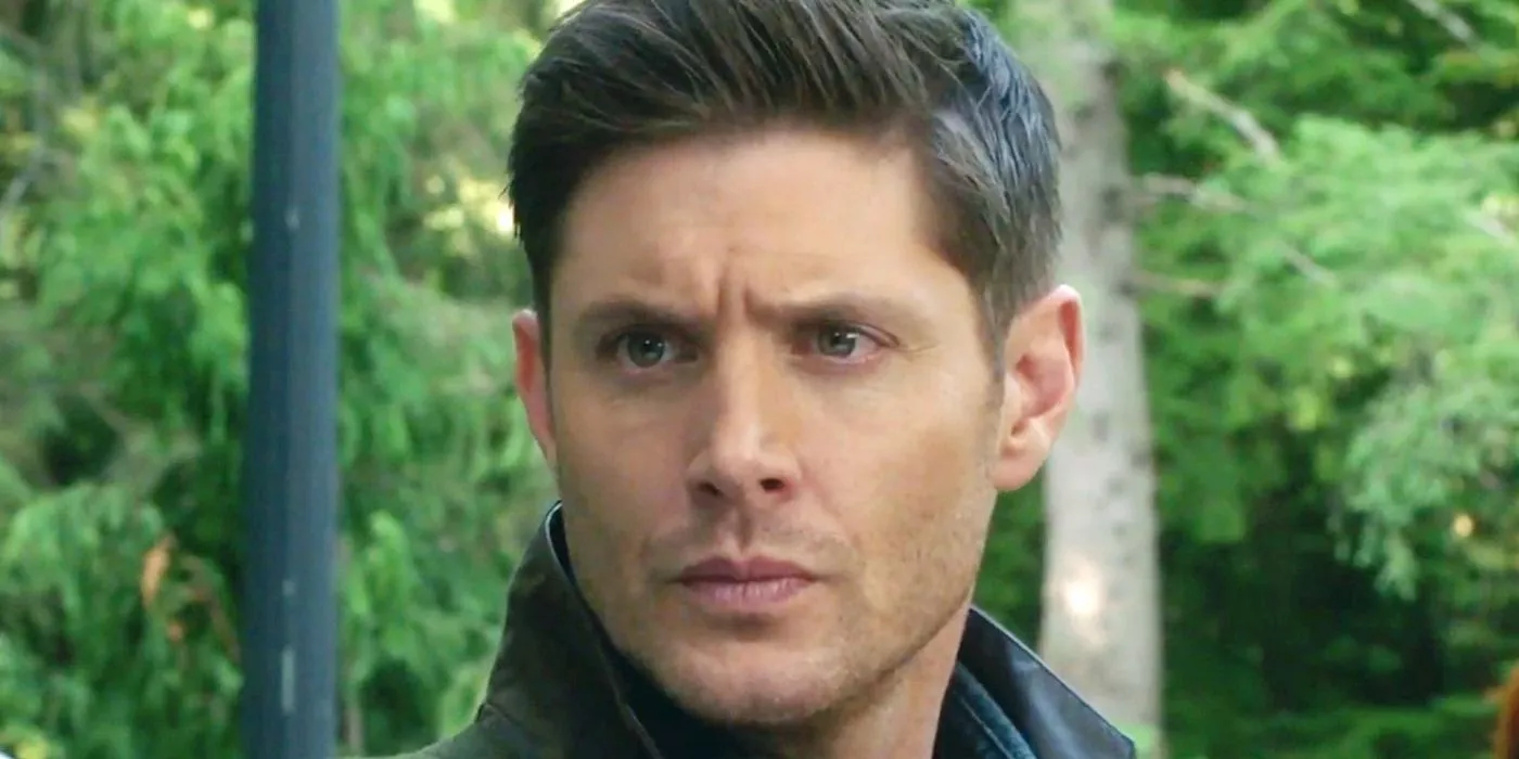 Jensen Ackles como Dean Winchester luciendo serio en Supernatural