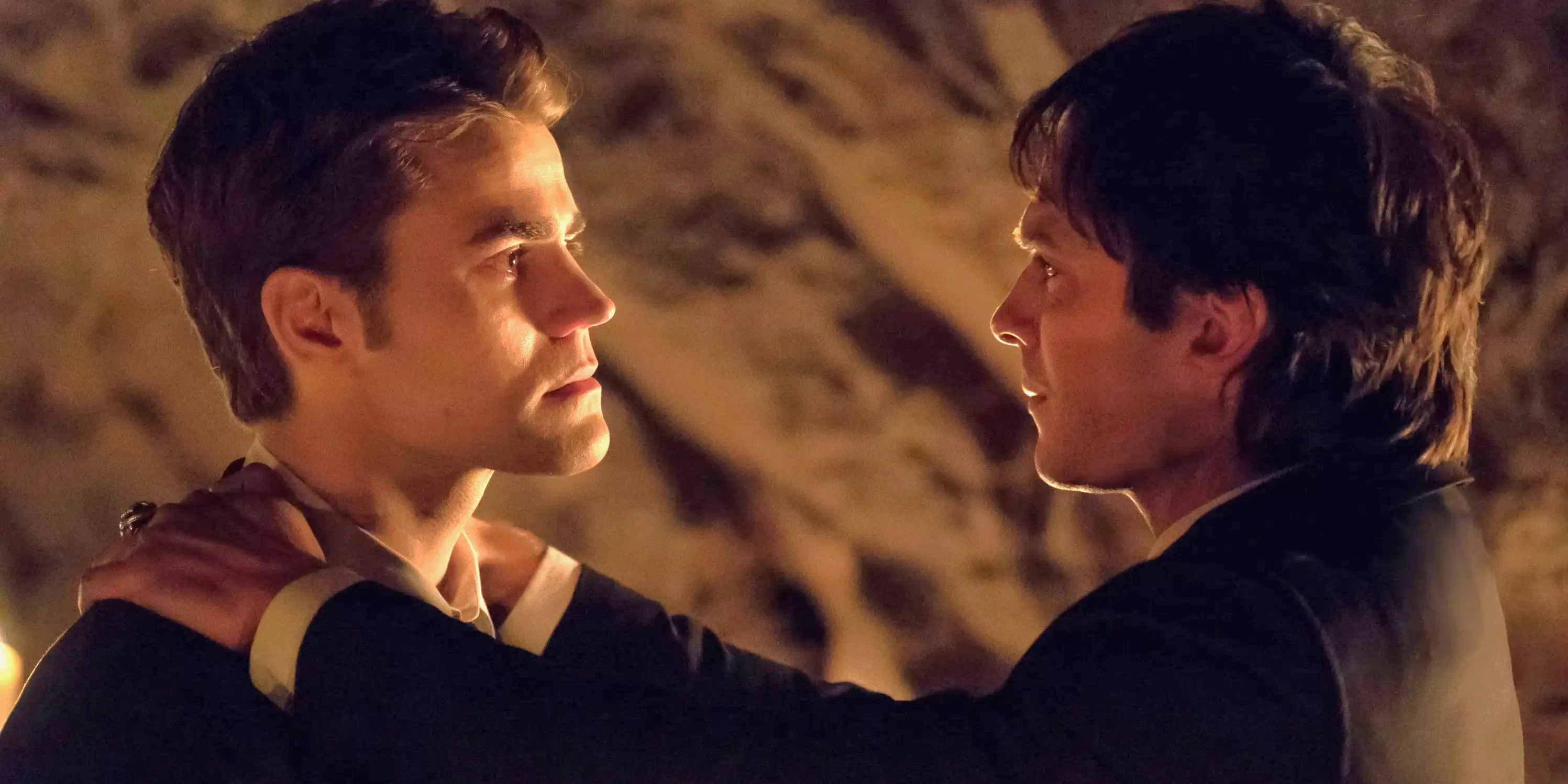 Damon y Stefan en The Vampire Diaries