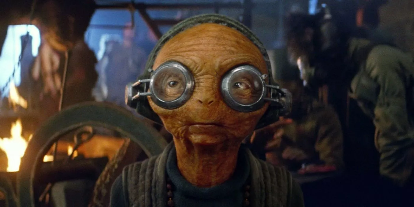 Maz Kanata stands in her castle in The Force Awakens