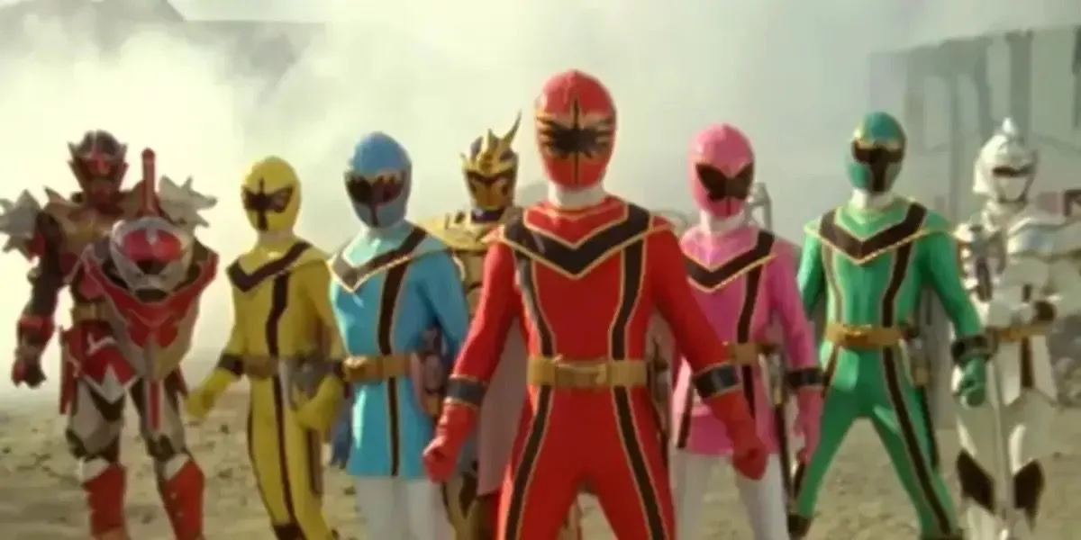 Power Rangers Mystic Force's full team lineup.