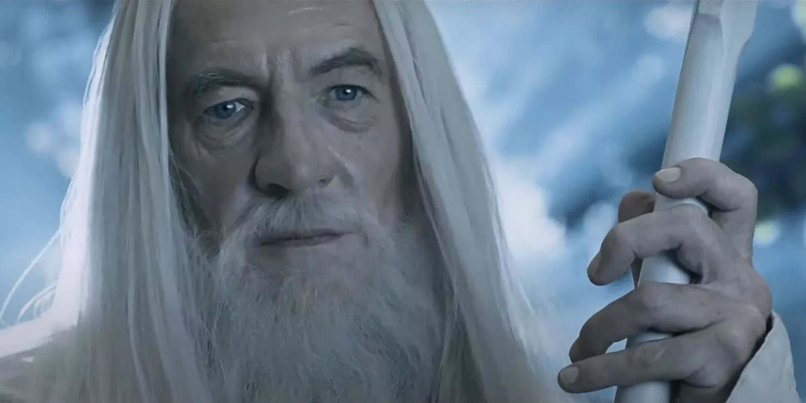 Sir Ian McKellen como Gandalf el Blanco en El Señor de los Anillos: Las Dos Torres