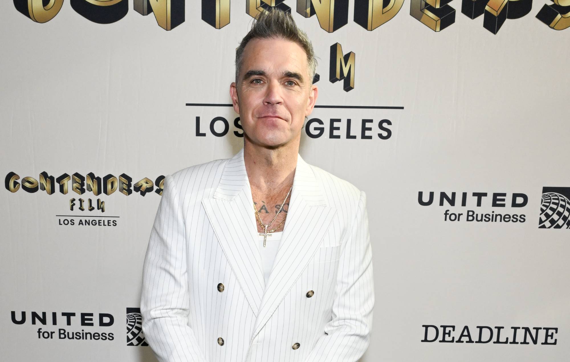 Robbie Williams responde al ex-mánager de Take That por afirmaciones sobre su adicción a las drogas en un documental de boybands