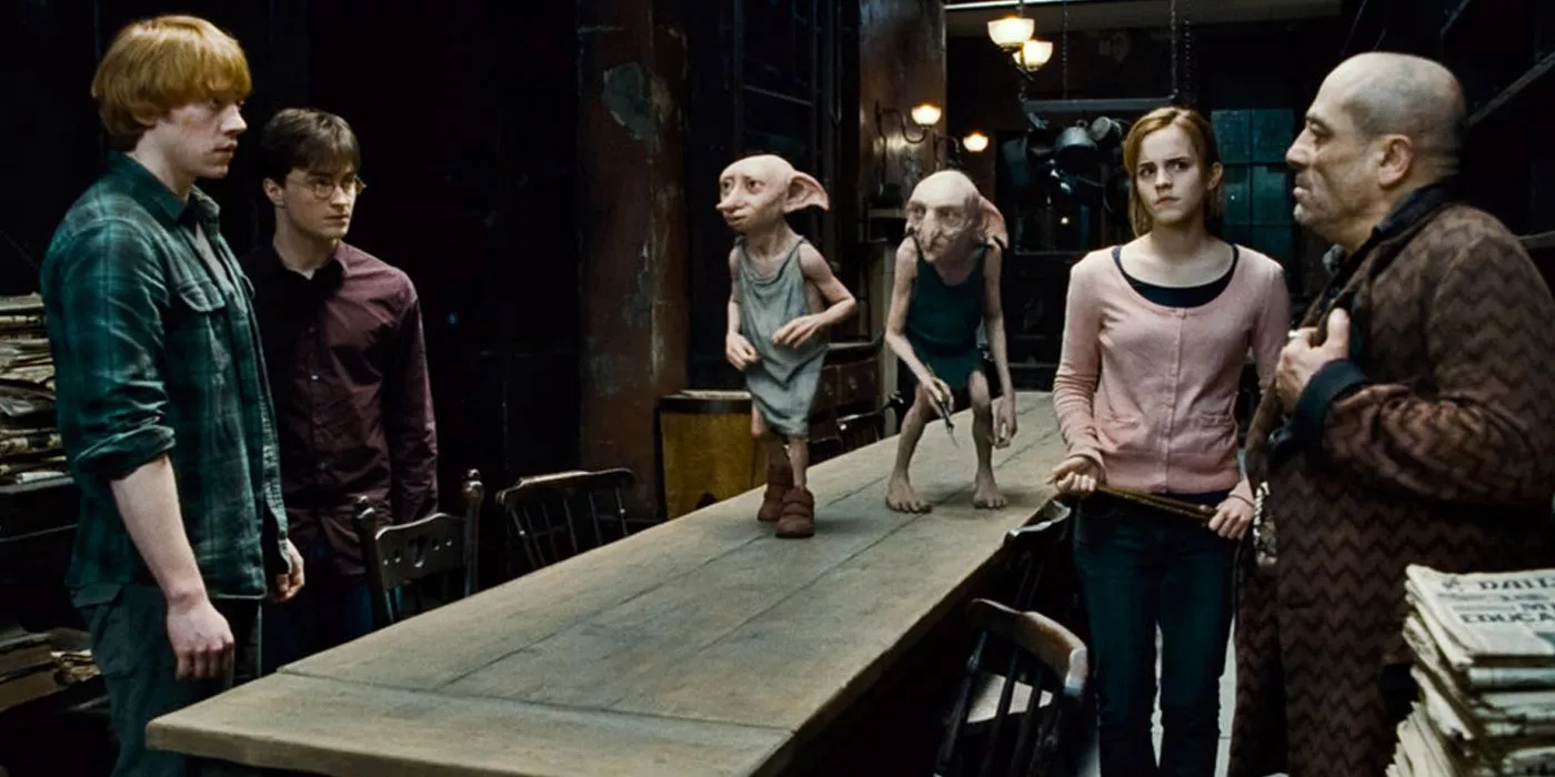 Kreacher y Dobby ayudan a Harry y sus amigos en La Muerte de la Parte 1