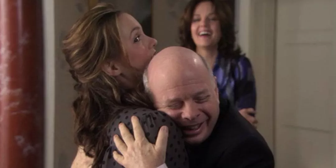 Cyrus hugs Blair in Gossip Girl.