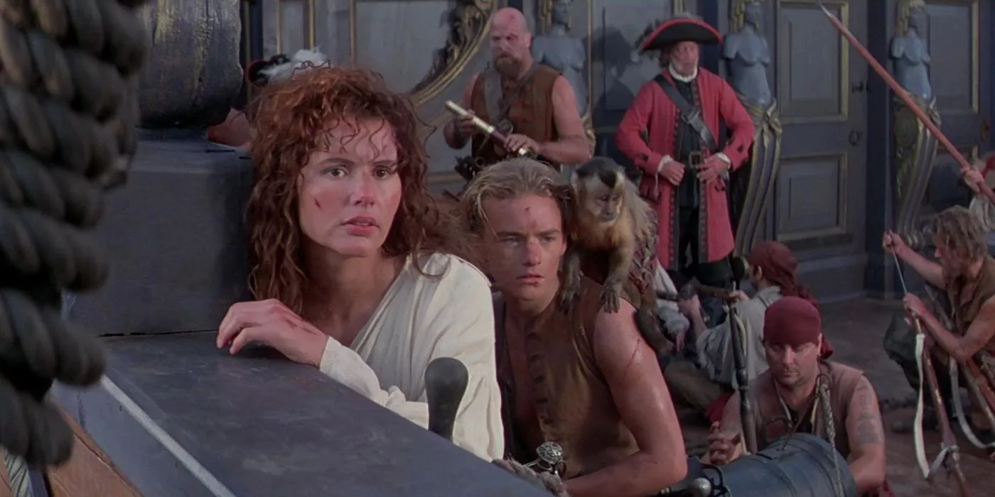 Morgan Adams (Geena Davis) en un barco con su tripulación en Cutthroat Island.