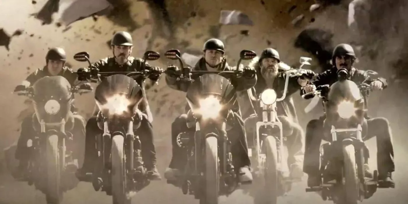 Jax y el resto de SAMCRO montan sus motos en una imagen promocional de Sons of Anarchy.