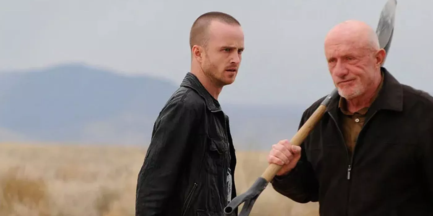 Jesse Pinkman y Mike Ehrmantraut están en el desierto en la temporada 4 de Breaking Bad.