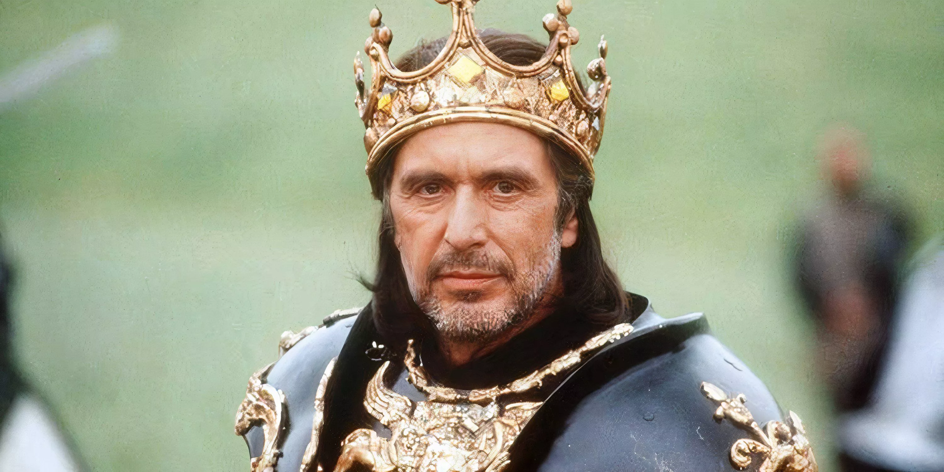 Al Pacino con una corona como Richard III