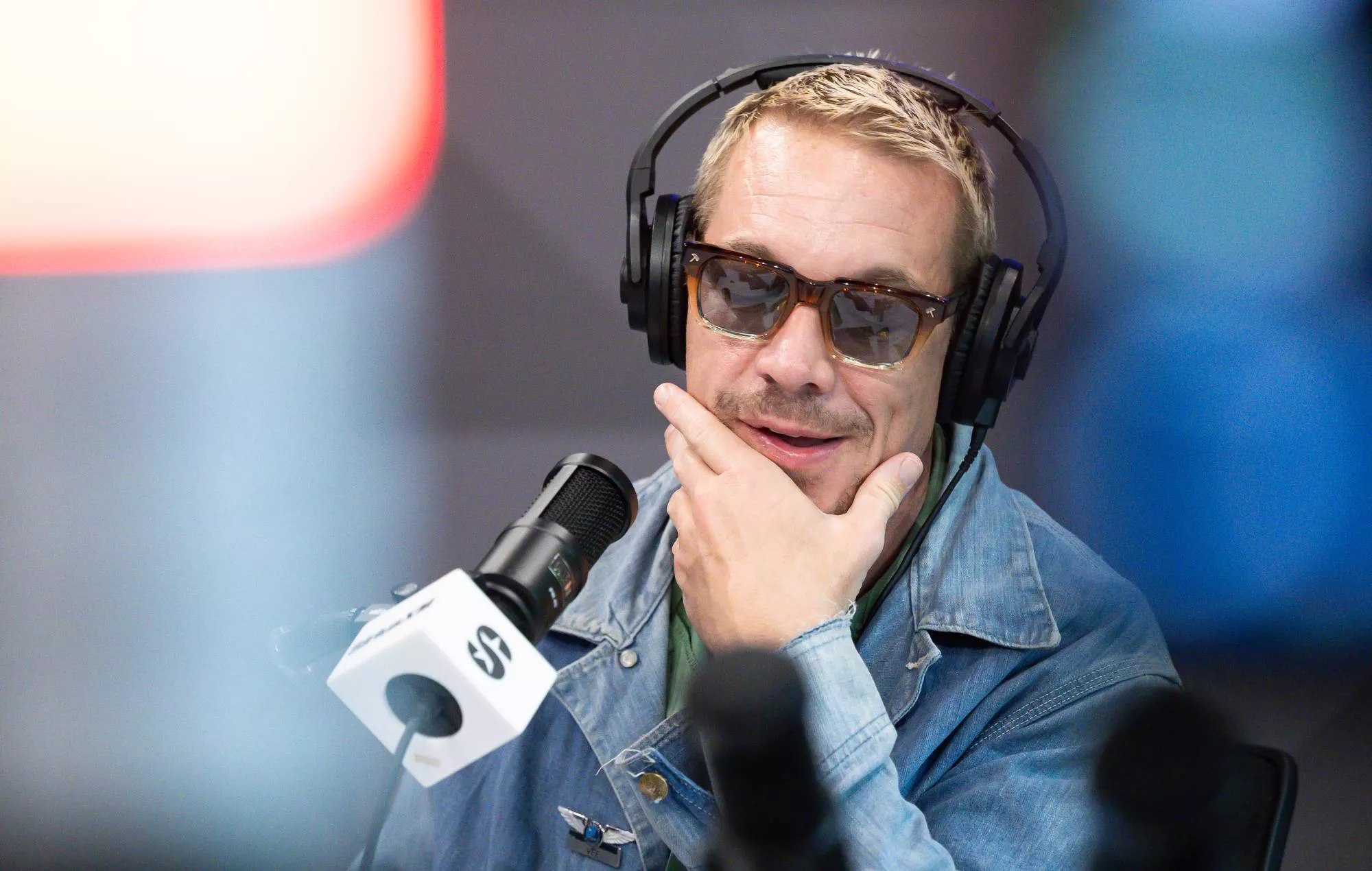 Un juez dictamina que la acusadora de Diplo por pornografía de represalias debe revelar su nombre para continuar con la demanda